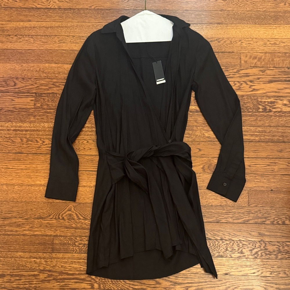 Monrow Elegant Black Long Sleeve Dress